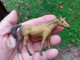 Cavallino Durham in metallo