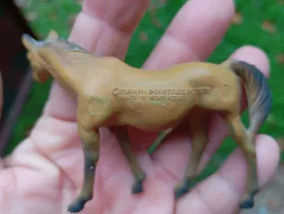 Cavallino Durham in metallo