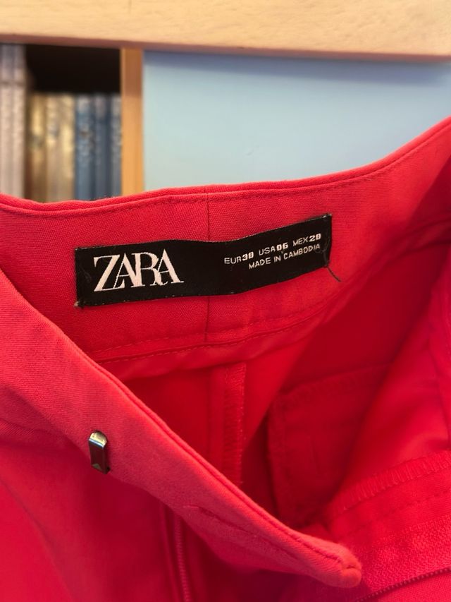 Traje Zara fucsia