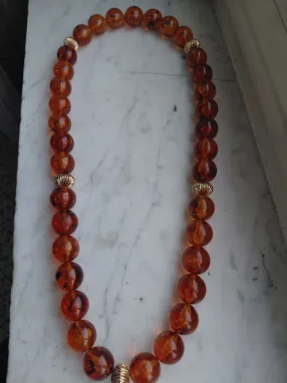Grande collana  con grandi sfere di  ambra vintage