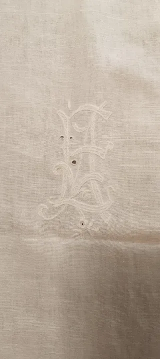 Ranner ricamato bianco