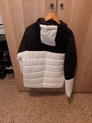 Chaqueta Nike Negra y Blanca