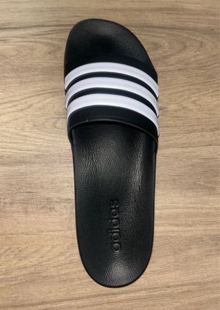 Chanclas Adidas Negras Tiras Blancas