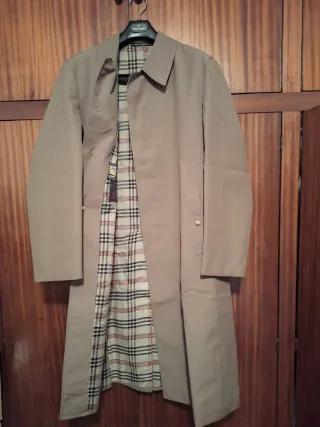 Gabardina Clásica Beige Talla 56