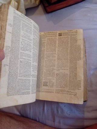 Libro antiguo tapa dura