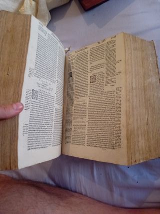 Libro antiguo tapa dura