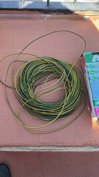 Cables eléctricos varios