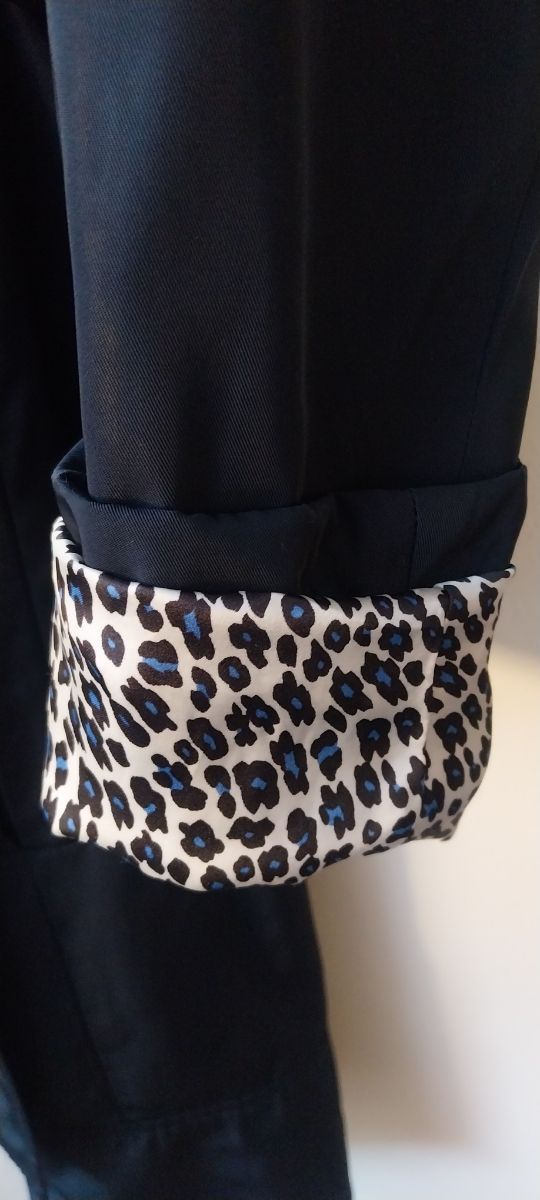 Gabardina Zara Negra con Forro Animal Print
