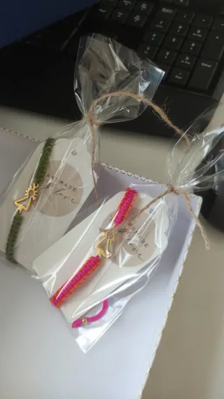 Pulsera Virgen del Pilar.  naranja rosa  y verde.