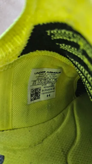 Zapatillas deportivas Under Armour amarillas