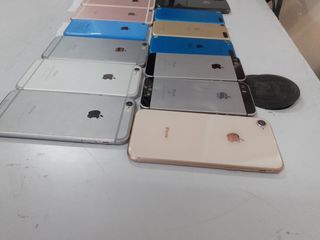 Lote 10 iPhone y 3 iPod (para reparadores)