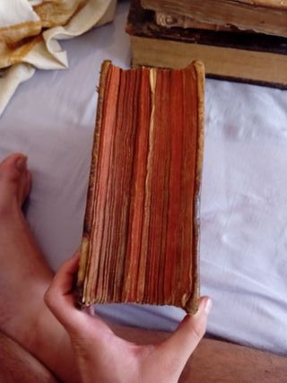 Libro antiguo tapa dura