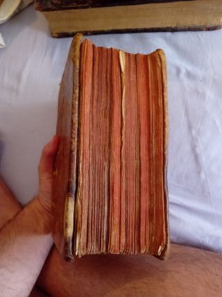 Libro antiguo tapa dura