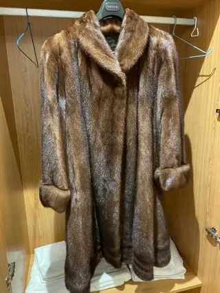 Abrigos de piel sintética marrón