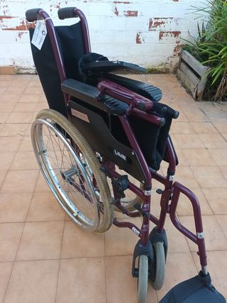 Silla de ruedas plegable