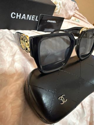Gafas de Sol Chanel Negras y Doradas