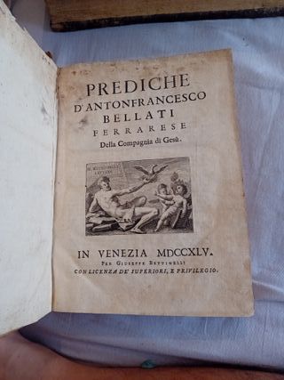 Libro antiguo tapa dura