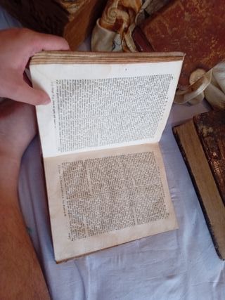 Libro antiguo tapa dura