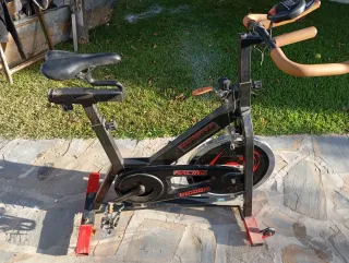 Bicicleta de gimnasio