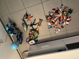 Lego y figuras de acción