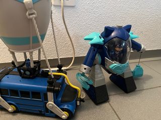 Lego y figuras de acción