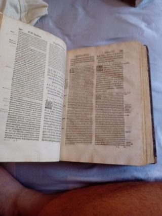 Libro antiguo tapa de cuero