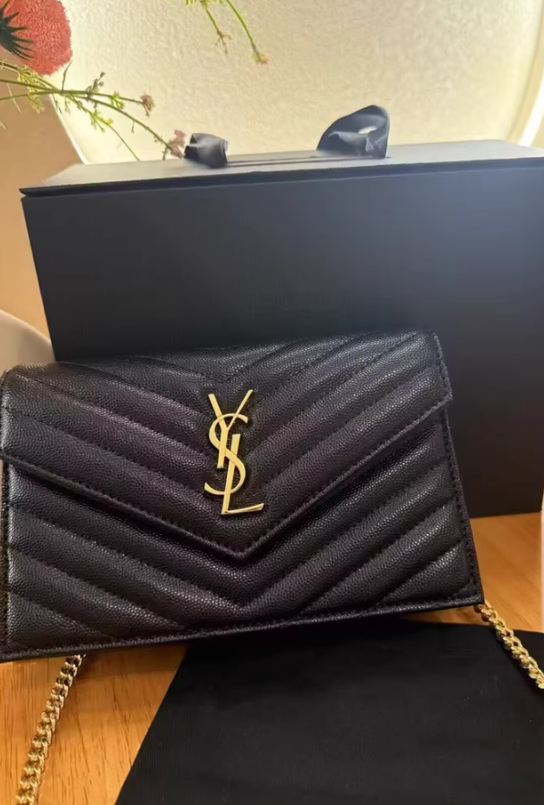 Bolso YSL Negro Piel Chevron Dorado