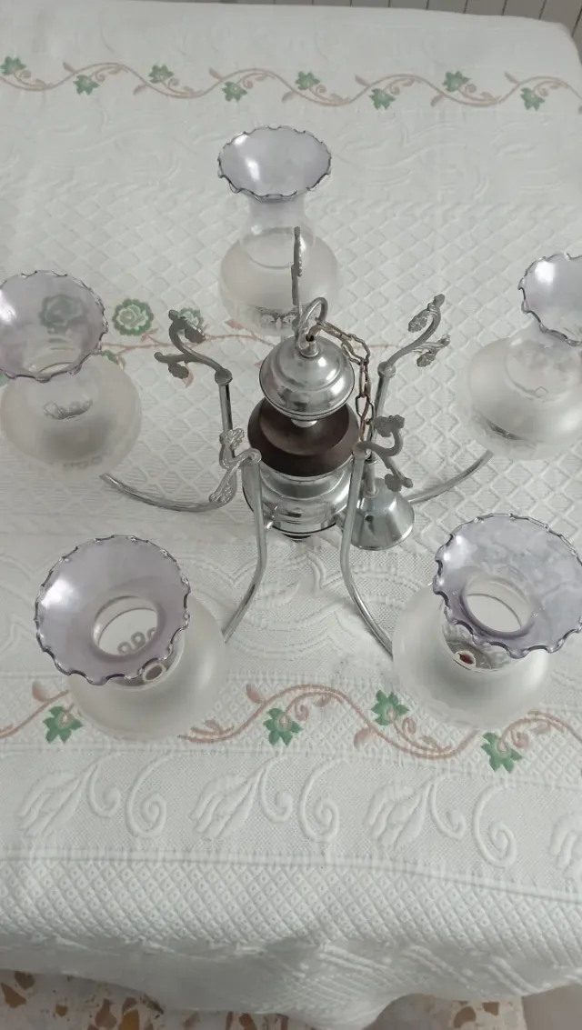 Lámpara de techo antigua