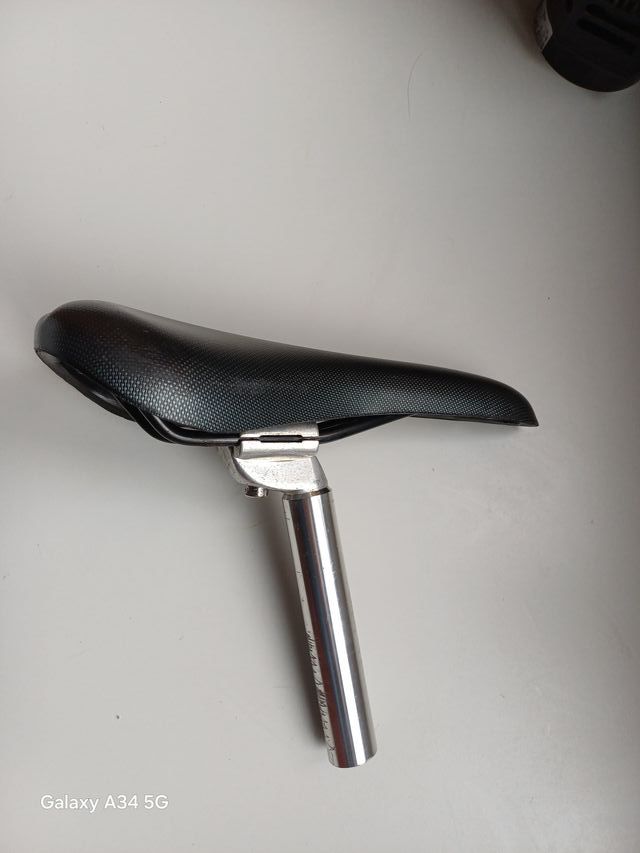 Sella e tubo sella bici