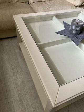 GANGA Mesa de salón muyyyy bien cuidada URGE VENTA