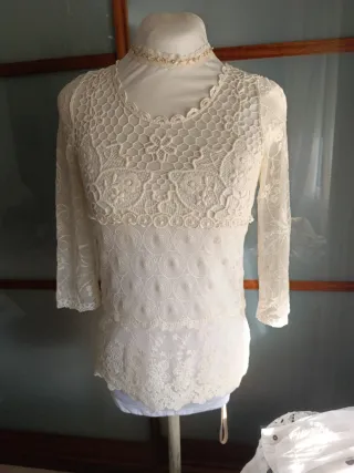 Camiseta encaje manga larga