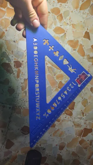 Squadretta Disney per disegno con lettere e numeri