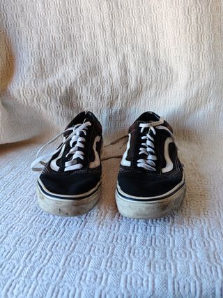 Zapatillas Vans Old Skool 41 - Negras/Blancas
