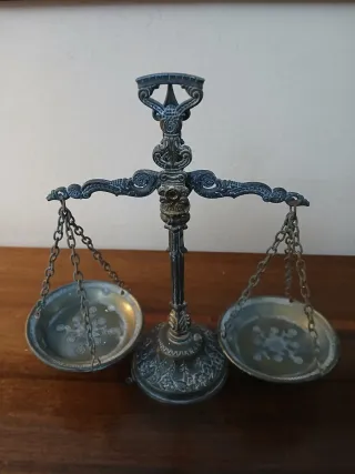 Bilancina antica in ottone