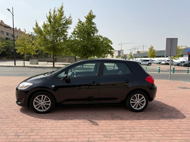 TOYOTA AURIS 1.4