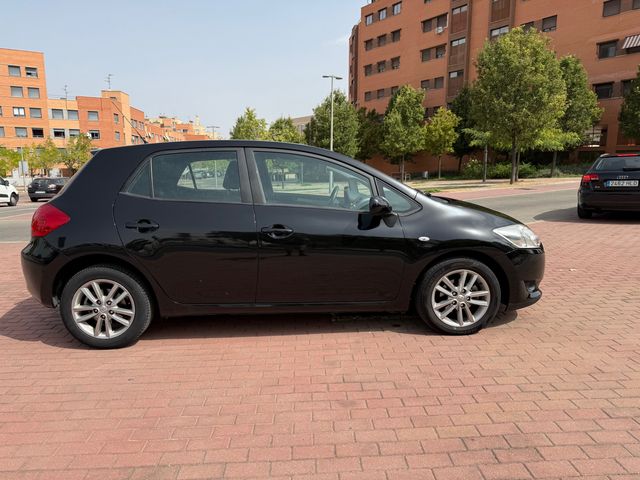 TOYOTA AURIS 1.4