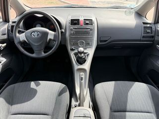 TOYOTA AURIS 1.4
