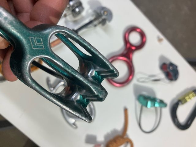 Friends y ATC escalada