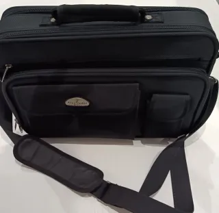 Bolsa Maletín Portátil Alexander Milano Negra