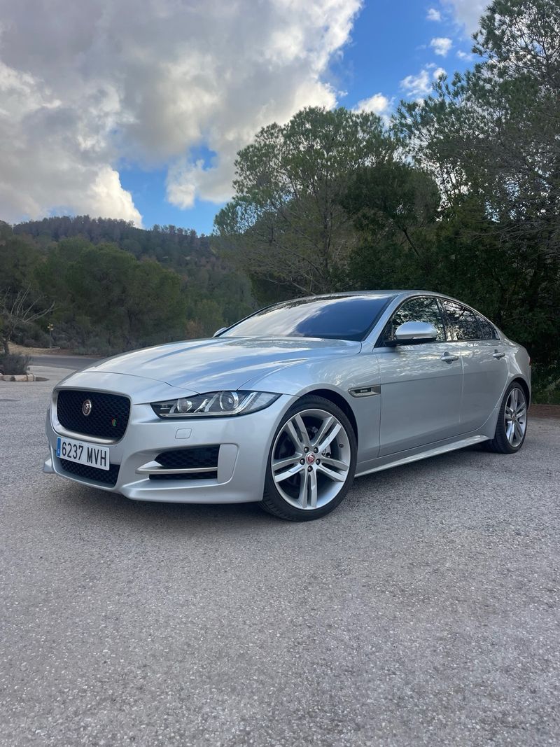 Jaguar XE 2017 - foto 1