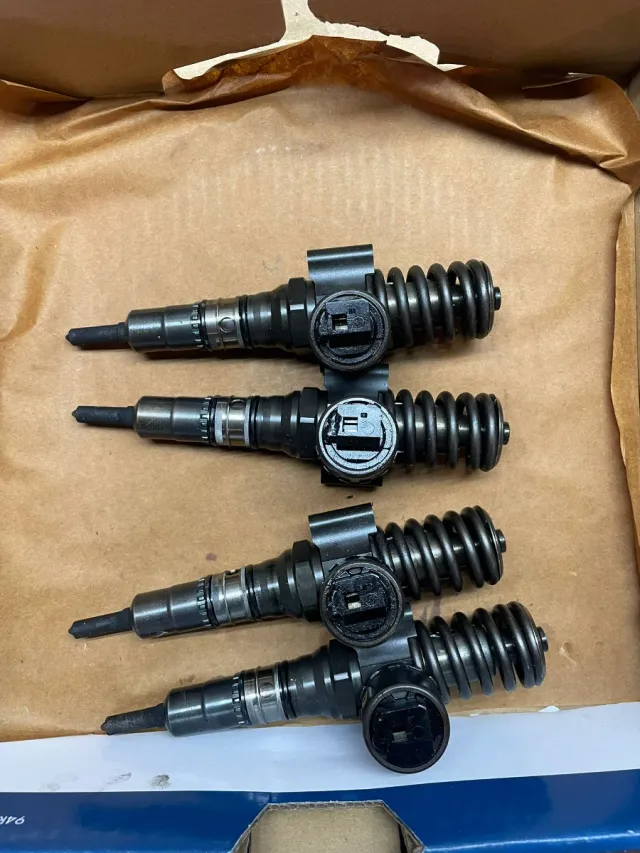 Inyectores Audi A4 2.0 BLB