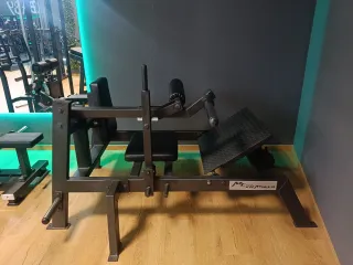 Máquina Hip Thrust Fitmaker