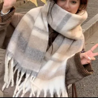 Bufanda hecha a mano a cuadros