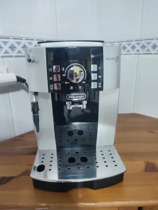 Cafetera Super Automática Delonghi Magnifica S