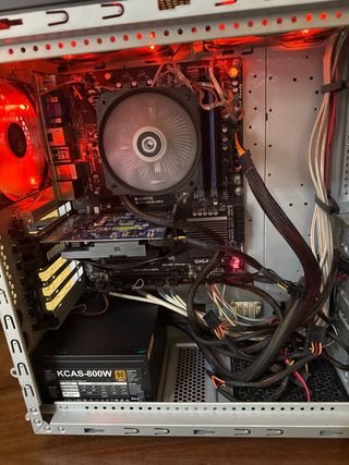 PC Ordenador leer anuncio 