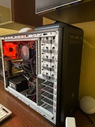 PC Ordenador leer anuncio 