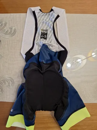 Maillot y culote infantil Kavant.