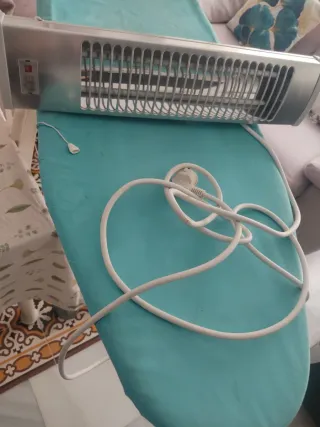 Estufa eléctrica plateada