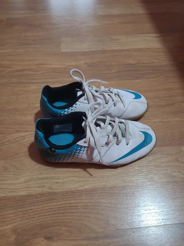 Botas fútbol sala Nike Talla 33