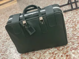 Maleta vintage verde piel